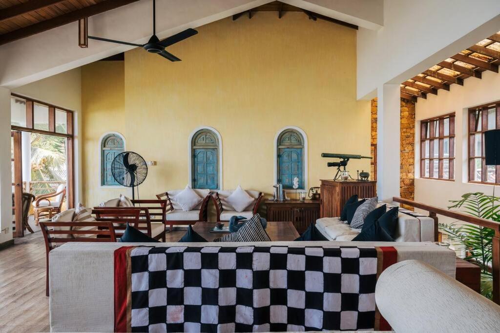 Santi Beach House With Pool & Beach Велігама Екстер'єр фото