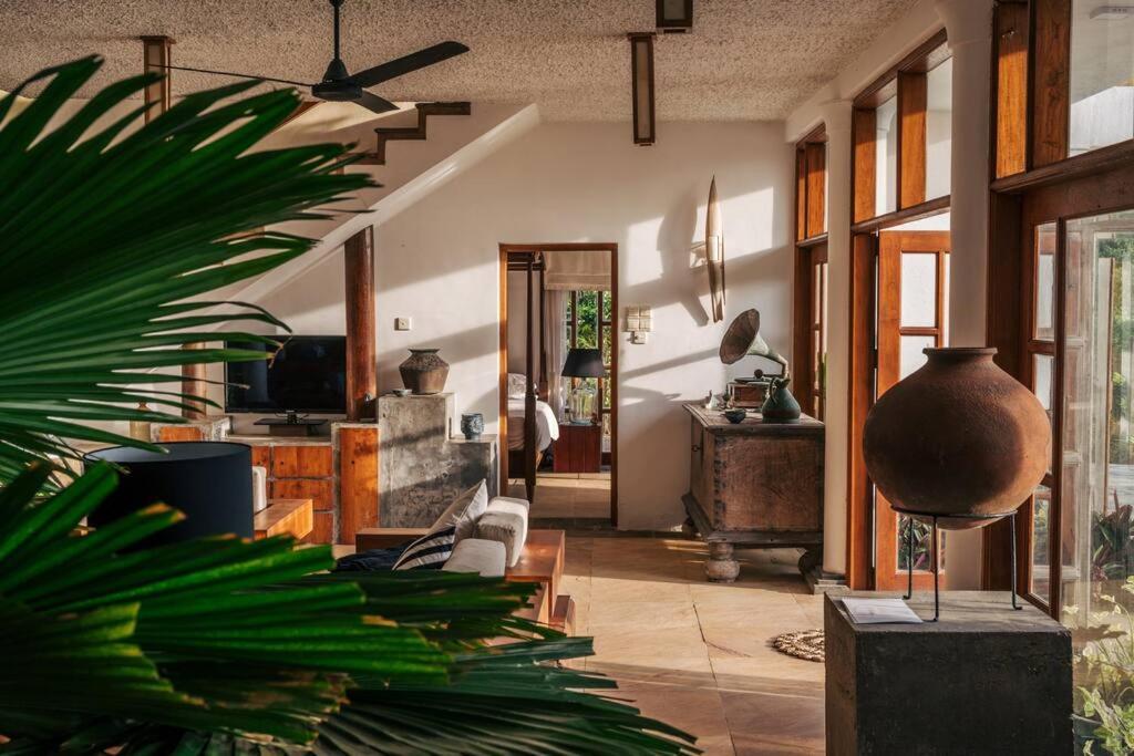 Santi Beach House With Pool & Beach Велігама Екстер'єр фото